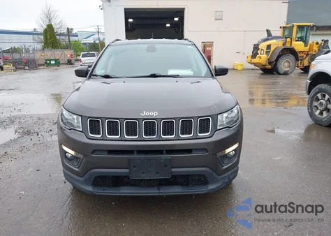 2018 Jeep Compass Latitude 4X4 из США, поврежденный, VIN 3C4NJDBB5JT112368
